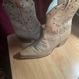 Cream 3/4 Cowboy Boot